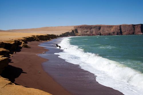 Playa roja, Paracas